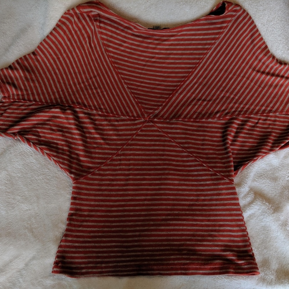 bordeaux paneled pinstripe top size M